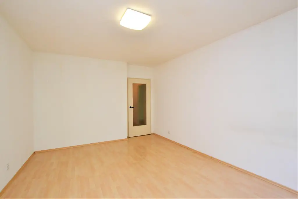 Großzügige 2-Zimmer-Wohnung mit Loggia in Grünruhelage