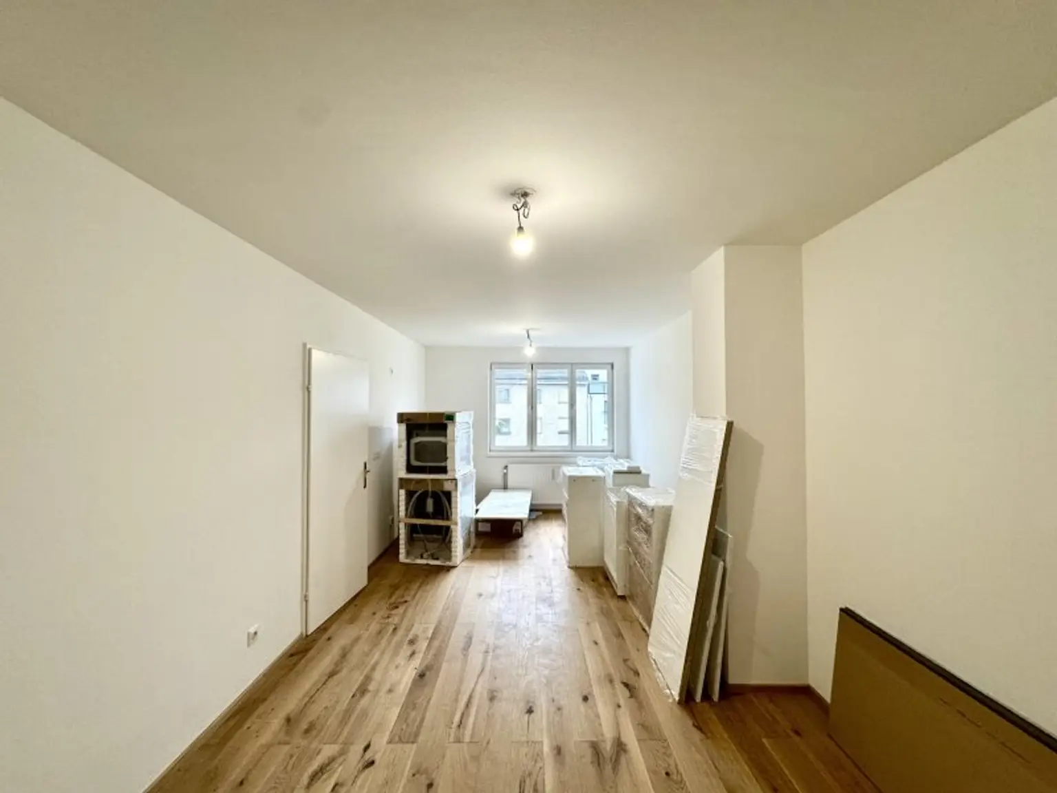 NEU! ERSTBEZUG! Generalsanierte 2 Zimmerwohnung zu vermieten!