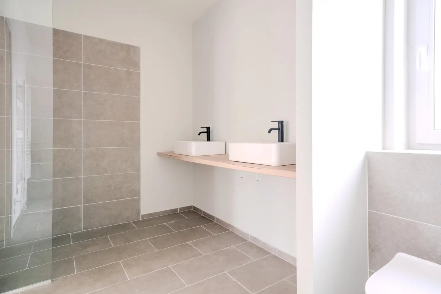 Herbstaktion: Modernes Mittelreihenhaus mit Burgblick