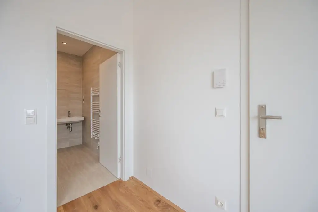++FonteFlats++ Fantastic 3-room attic FIRST OCCUPANCY with great roof terrace - near Hauptbahnhof/Central Station