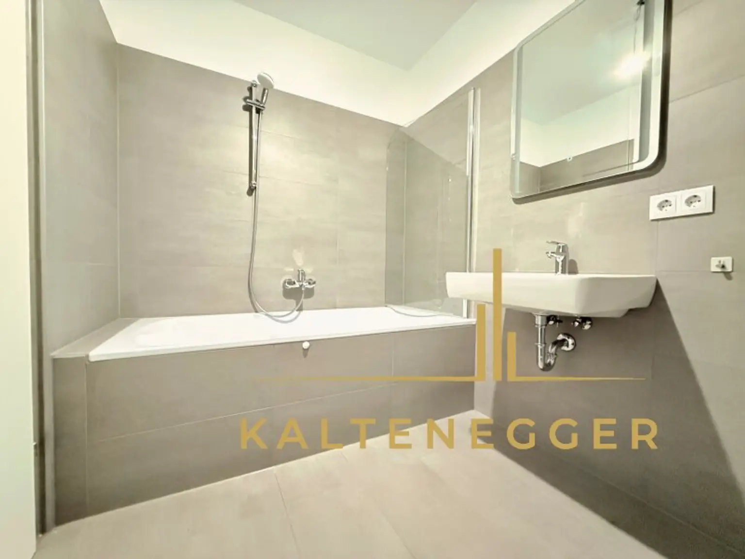 Perfekte Singlewohnung mit Terrasse im 3. Stock