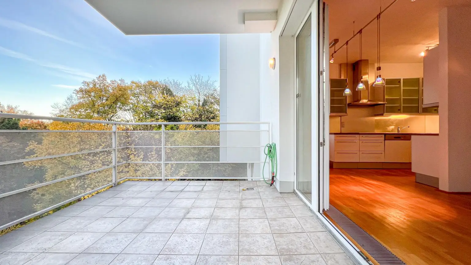 Exklusive 3-Zimmer-Wohnung mit großer Terrasse und Grünblick