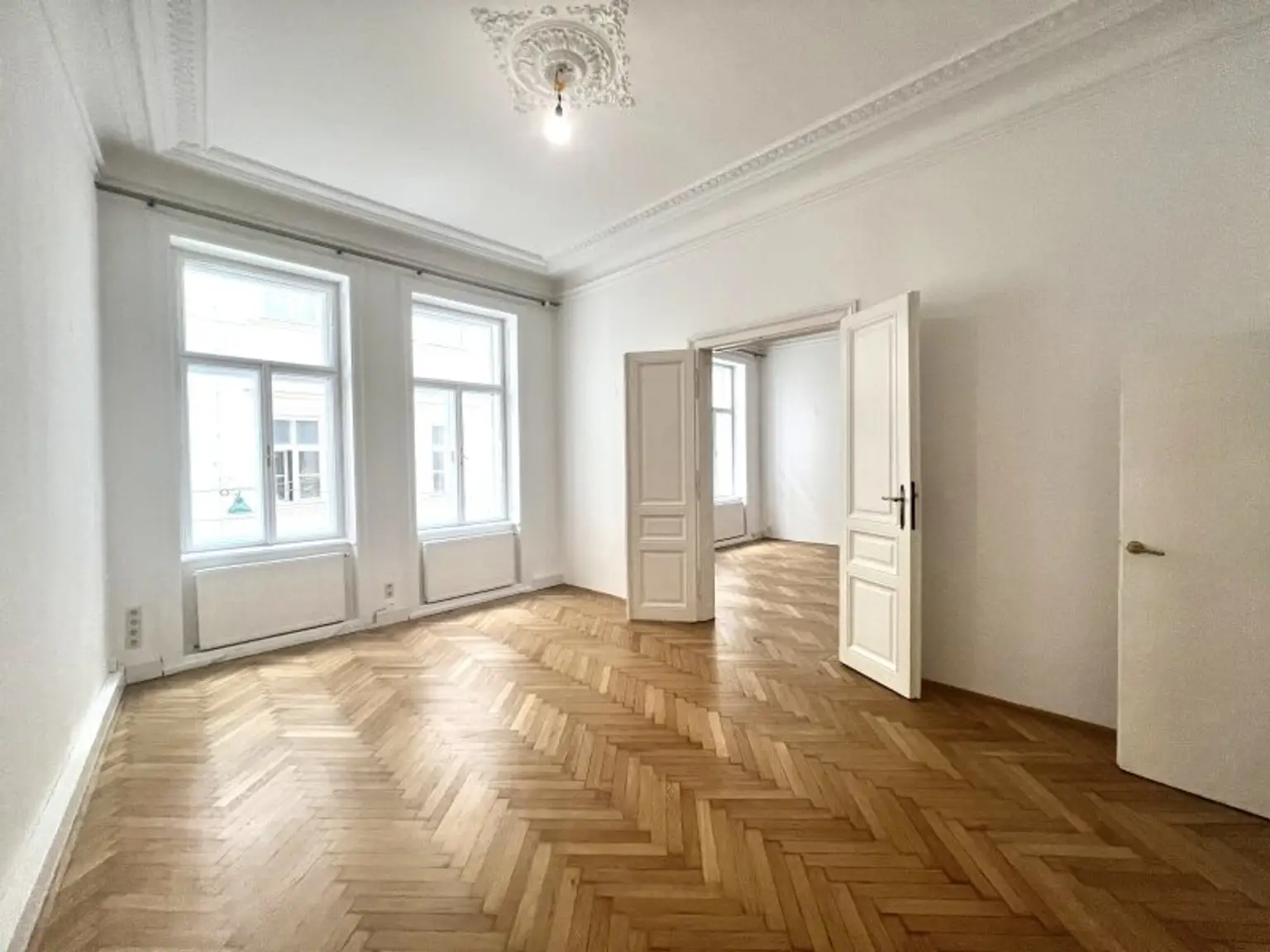 Schöne, repräsentative Büro- oder Kanzleiräumlichkeiten in bester Innenstadtlage - Nähe Stephansplatz (!)