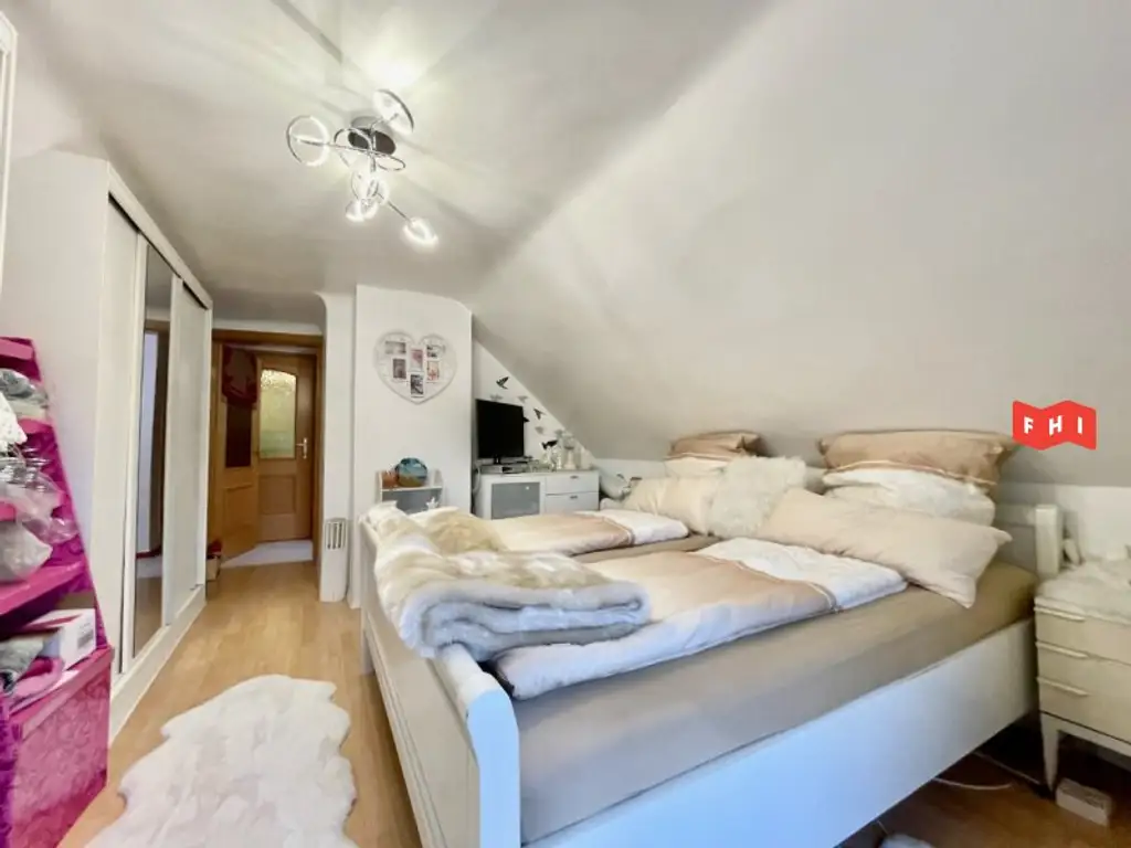 Erweiterbares 4 Zimmer Einfamilienhaus mit Garage, Pool & Gartenhaus