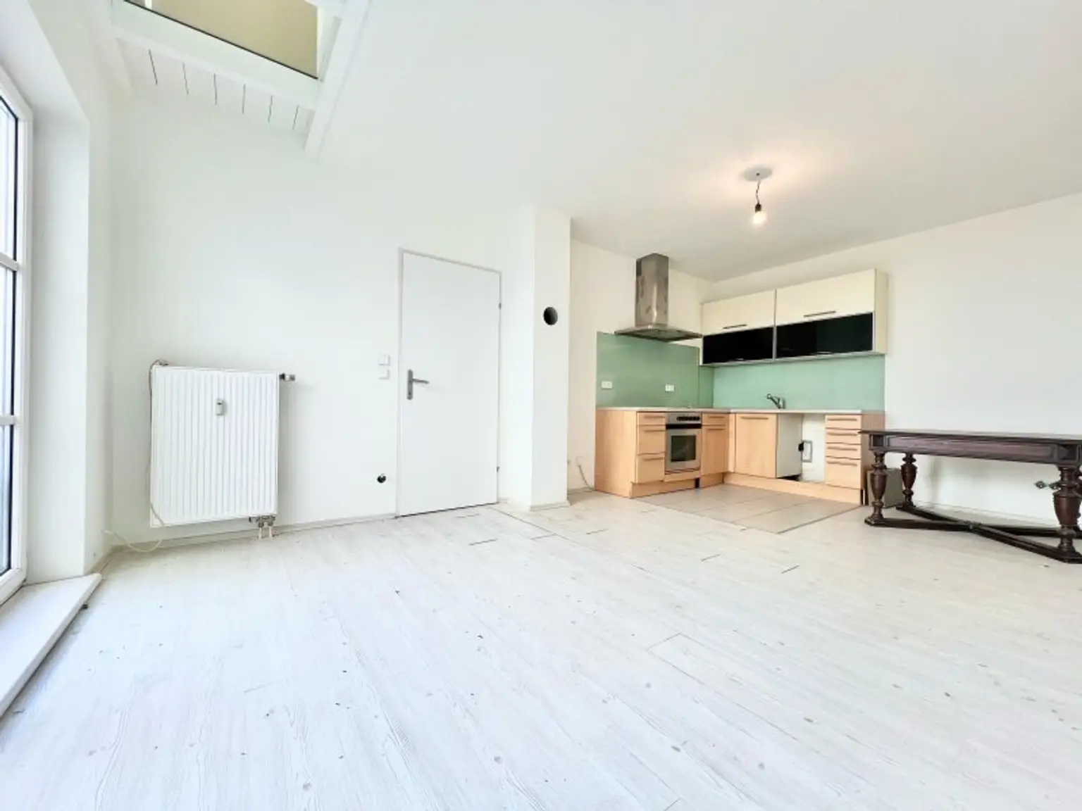 Maisonette-Traum auf zwei Ebenen – Terrasse, Galerie, Tiefgarage & perfekte Anbindung I Fernwärme  !