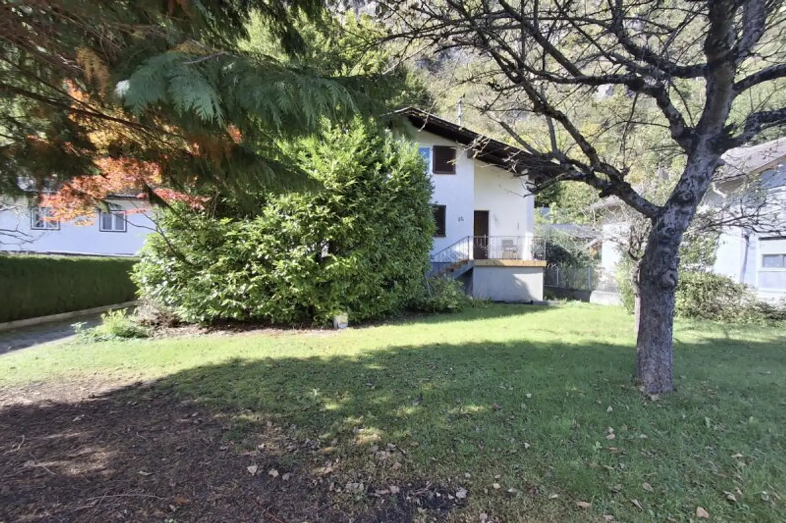 Großzügiges Grundstück mit Altbestand für Ihre individuellen Gestaltungsideen