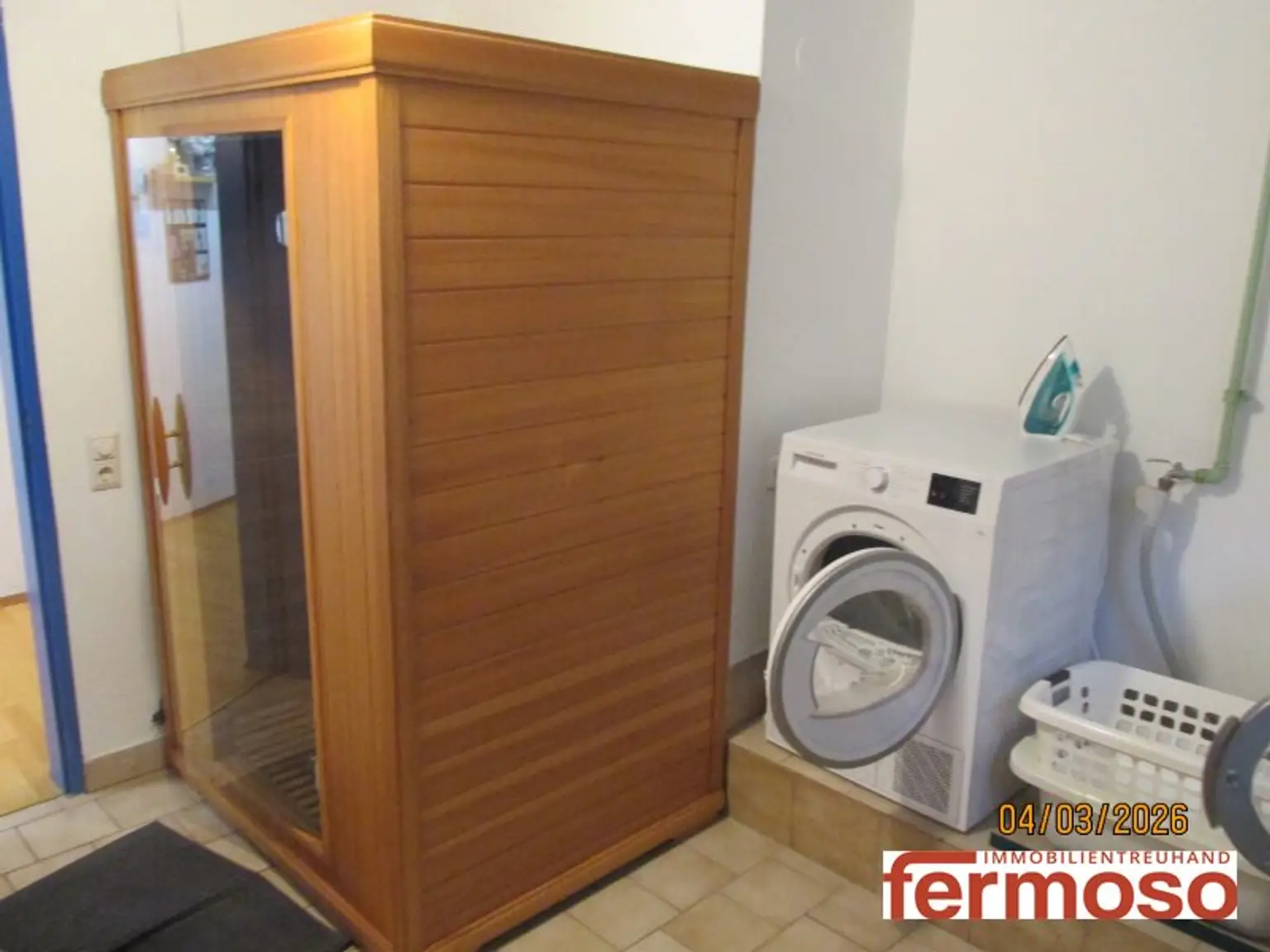 Traumhafter Bungalow vollunterkellert mit Fitness und Kino, perfekt und gepflegt mit wunderbaren Garten