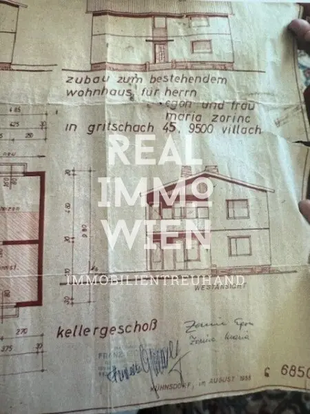 Perfekt gelegenes EFH in Villach: ca.160 m² Wfl, Garten, Balkon & Stadtblick! 370.000 €