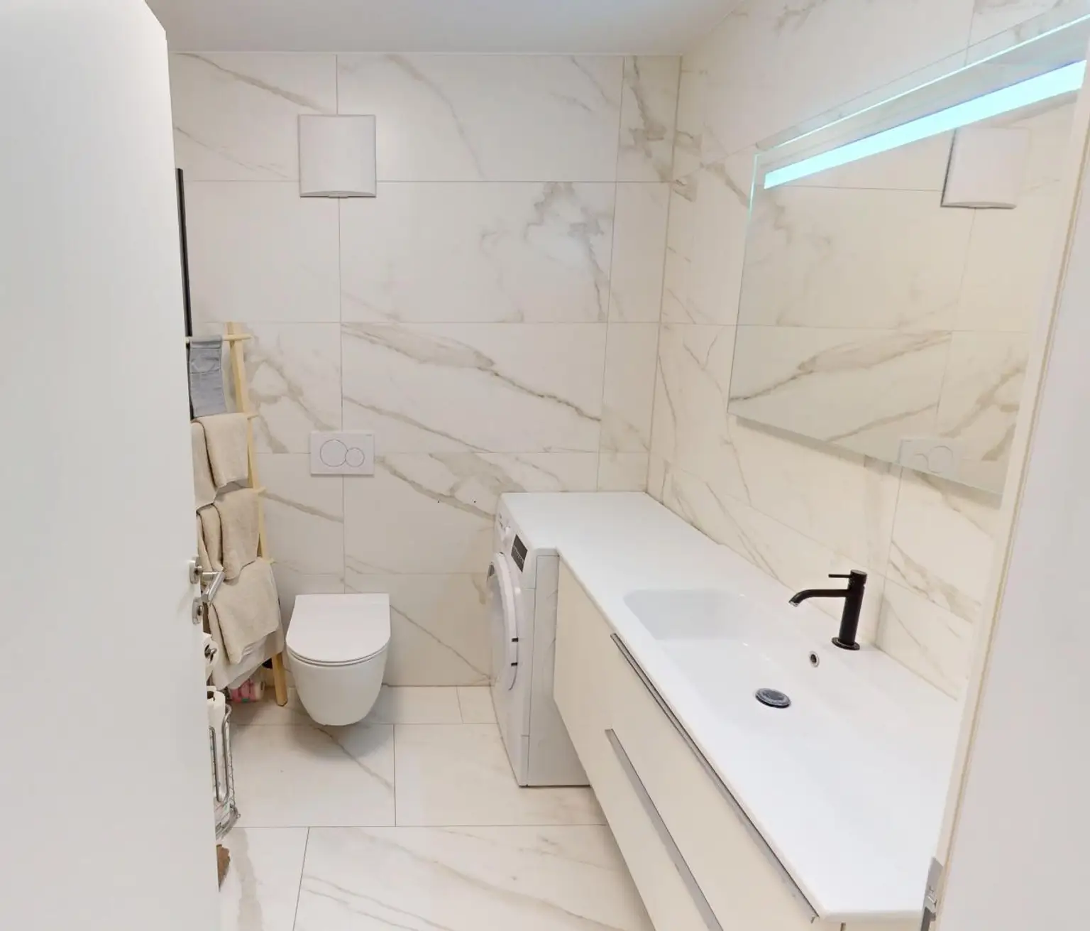 Wohnung - Badezimmer II