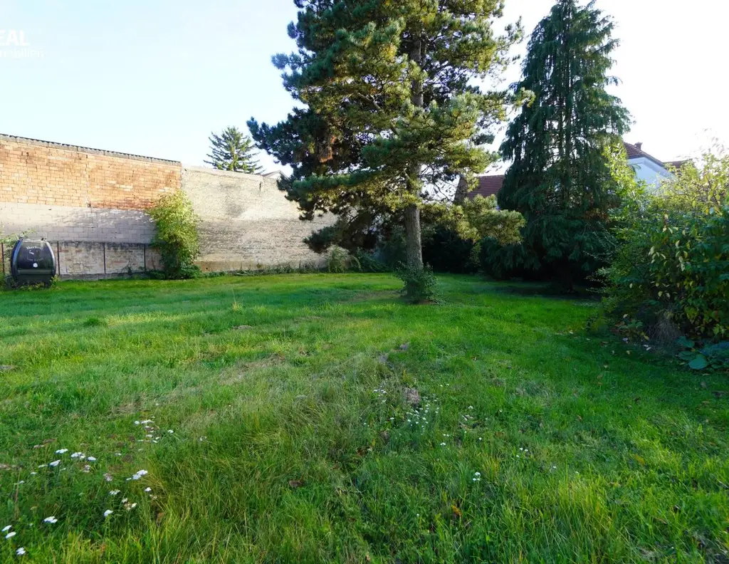 RARITÄT!! GELDANLAGE OHNE BAUZWANG IN WÜRNITZ!! IHR TRAUMGRUNDSTÜCK IN BESTLAGE WARTET AUF SIE!! AUCH FÜR BAUTRÄGER GEEIGNET, DA BIS ZU 4 WOHNEINHEITEN MÖGLICH!!