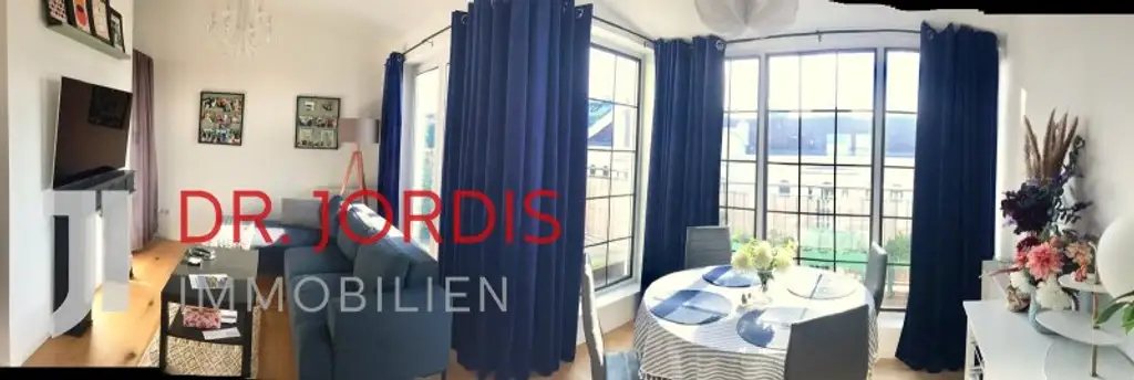 Maisonette- Dachgeschosswohnung mit Terrasse und Fernblick bis Schönbrunn, möbliert