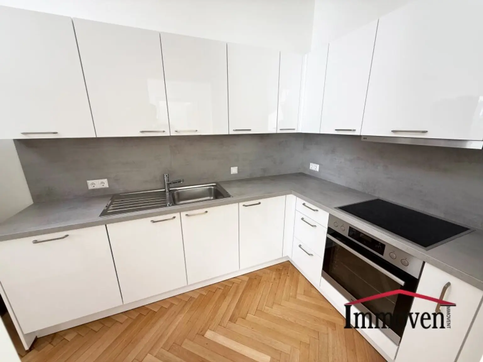 Im Herzen des 1. Wiener Gemeindebezirks - 3-Zimmer-Dachgeschosswohnung mit Klimaanlage und Balkon!