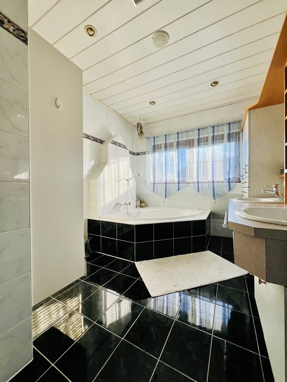 Mehrfamilienhaus mit 17 kw Solaranlage