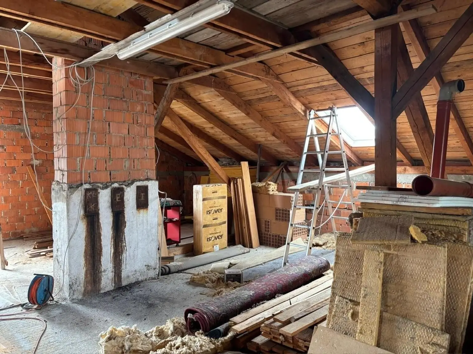 2 Familienhaus mit Pool und Outdoorküche/Poolhaus - Garage für 3 Autos -SOFORT VERFÜGBAR-DACHBODEN AUSBAUBAR
