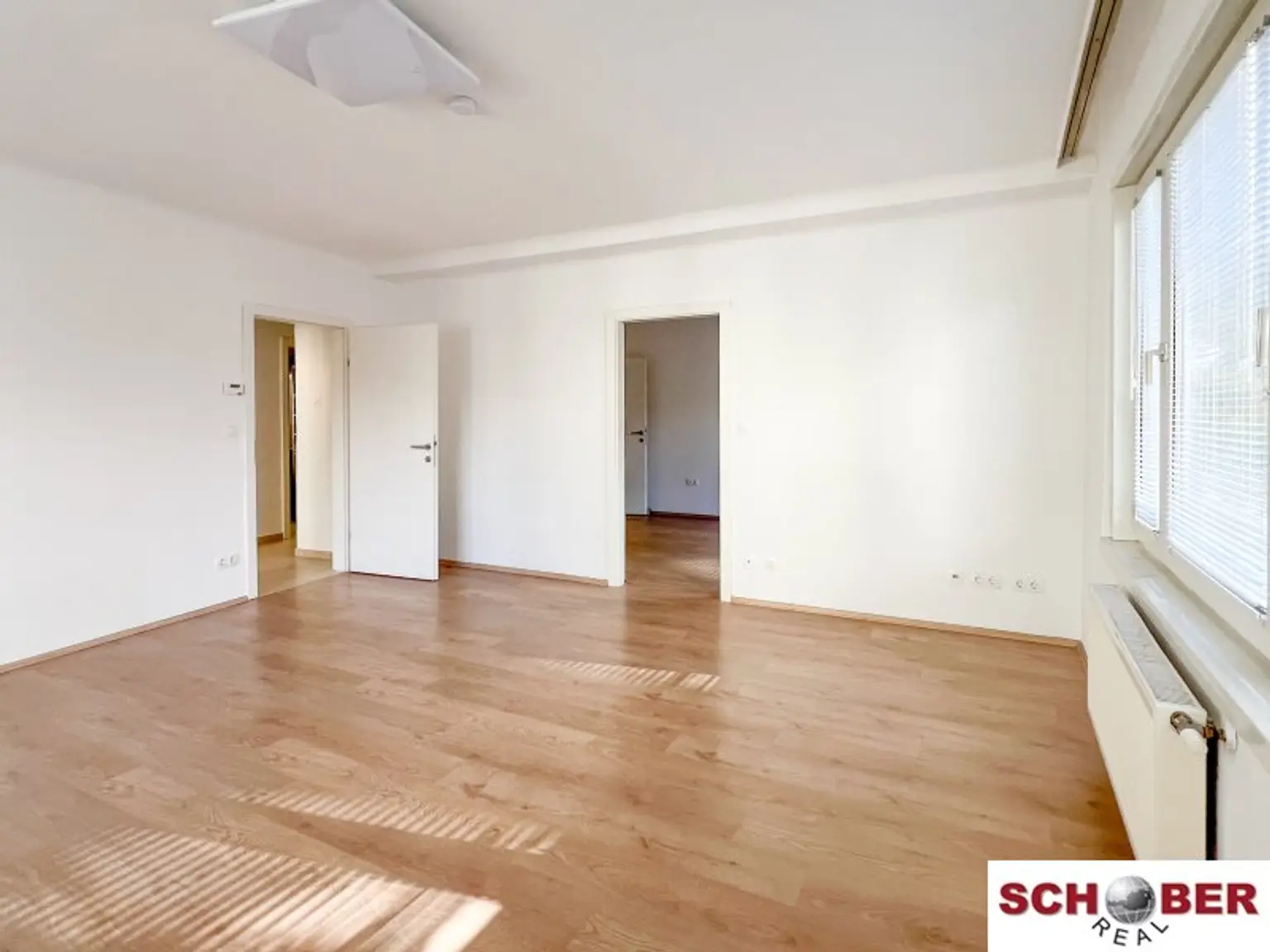 *U4-Friedensbrücke*  2 getrennt begehbare Zimmer