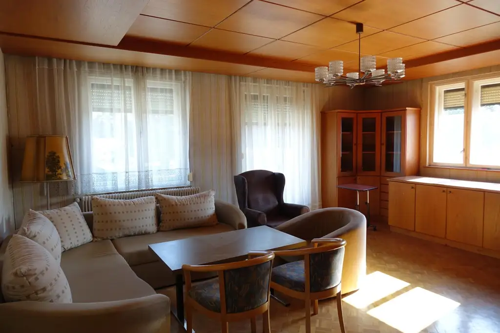**VIEL PLATZ UND VIELE MÖGLICHKEITEN** Haus mit vielfältigem Potential im Südburgenland!