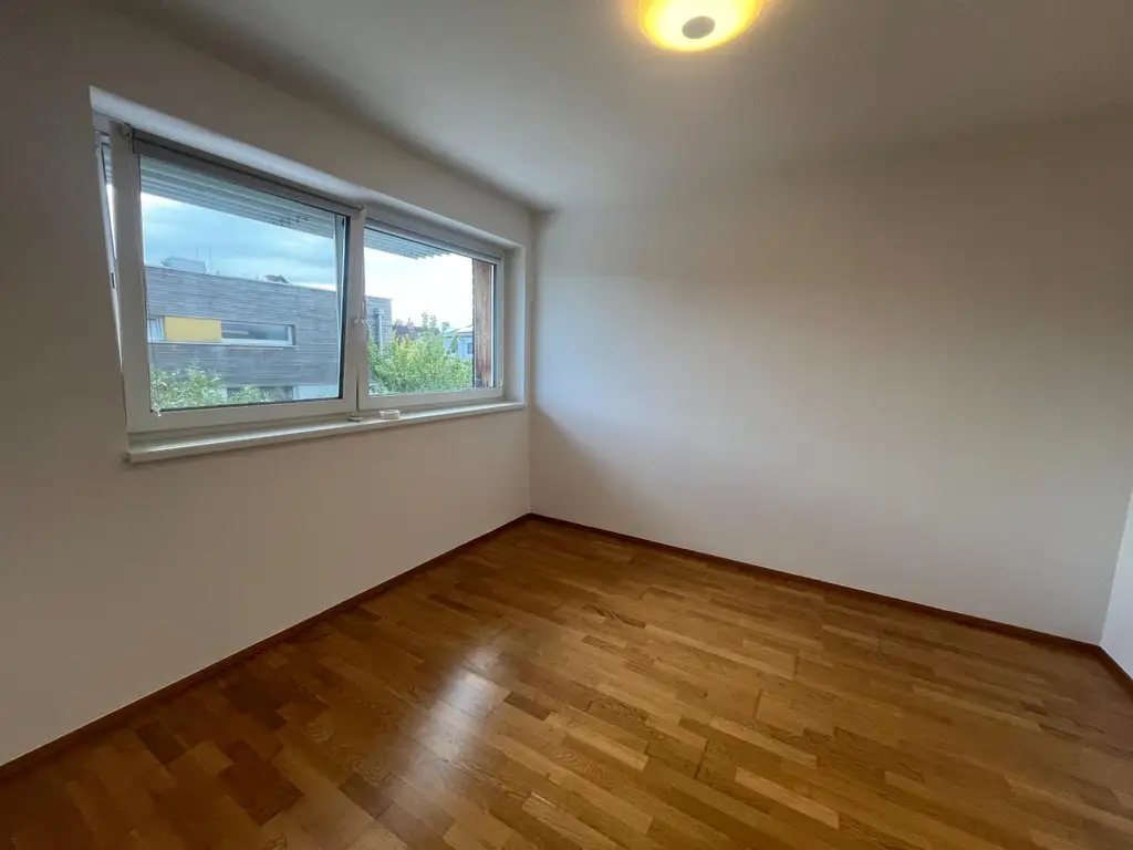 Modernisiertes wunderschönes Reihenhaus mit überdachter Terrasse und Garten