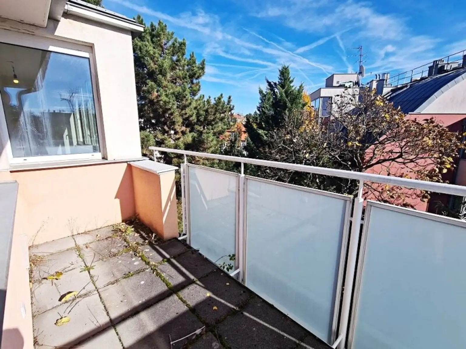 DACHGESCHOSS, Daringergasse, sonnige 76 m2 Neubau mit 6 m2 Balkon, 2 Zimmer, Wohnküche, Wannenbad, Parketten, Grünblick