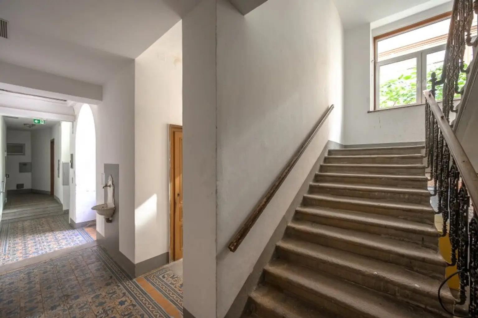 ++NEU++ sanierungsbedürftige 2-Zimmer-Wohnung in sehr guter Lage direkt am Augarten