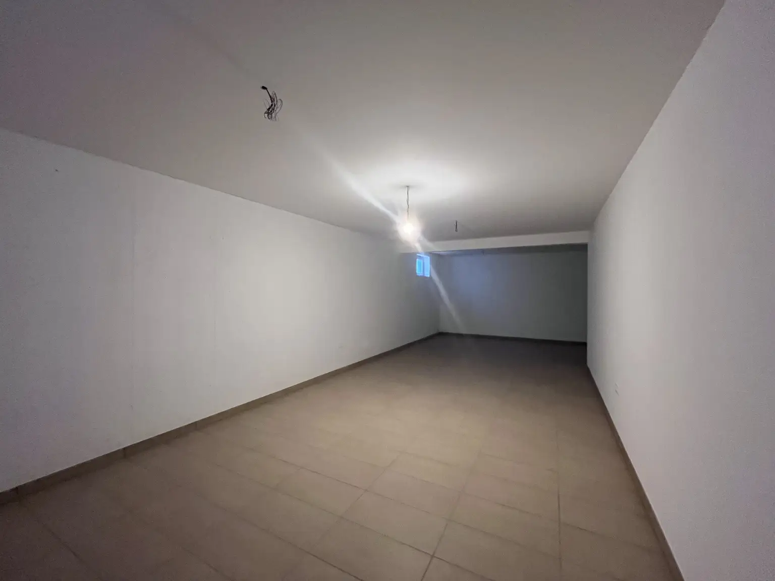 Erstbezug !!! Traumhafte Doppelhaushälfte -  mit 5 Zimmern, Garten, Wohnkeller und Stellplätzen!