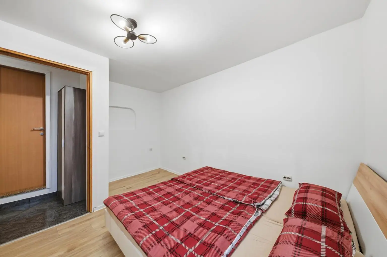 PHOTO-2026-04-06-15-49-59