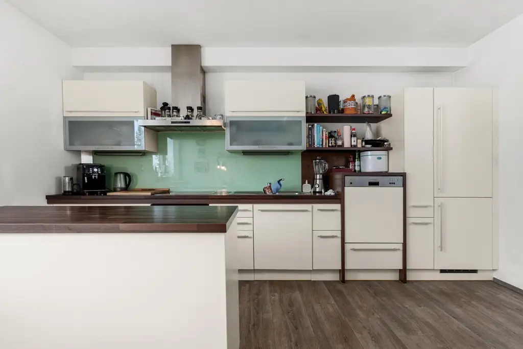"Traumhafte Dachterrassen-Maisonette mit Fernblick & Badeteichzugang"