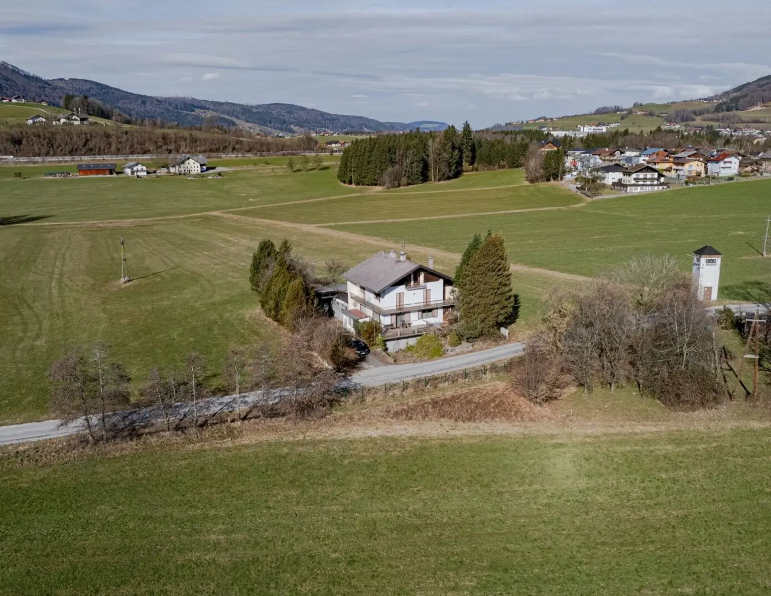 TRAUM VOM HAUS; BEEINDRUCKENDES BAUGRUNDSTÜCK MIT SEE- & BERGBLICK