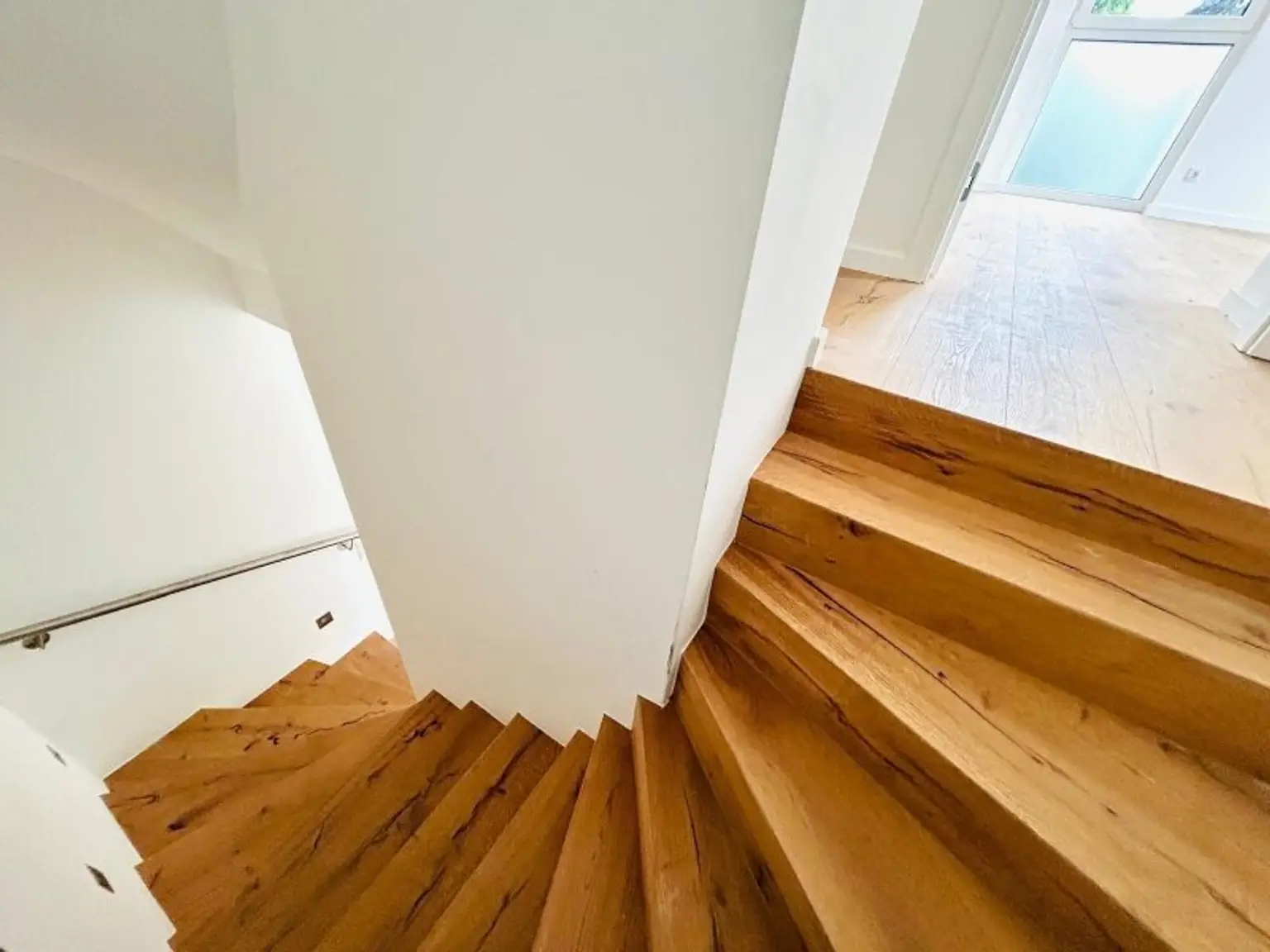 ERSTBEZUG! Doppelhaus mit Garten - Balkon - DG-Terrasse und PKW-Stellplatz | Hochwertige Ausstattung
