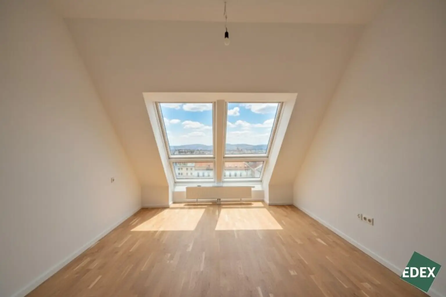 Klimatisierte 4-Zimmer-Wohnung mit Terrasse nahe der Wiener Innenstadt (optional mit PKW-Stellplatz)