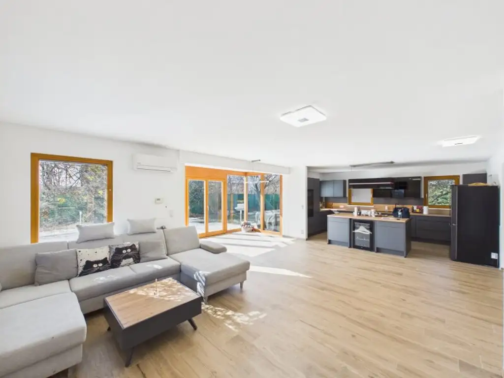 Idyllisches Einfamilienhaus in Gänserndorf: 5 Zimmer, Pool, Balkon & mehr!