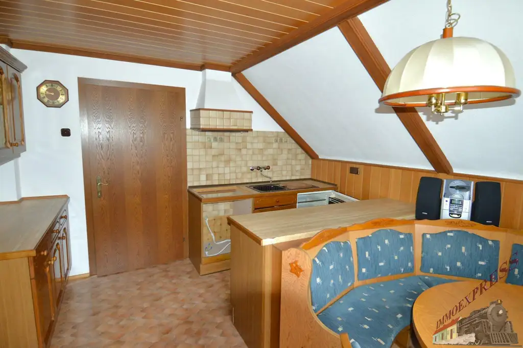 Ein-/ Zweifamilienhaus in ruhiger Aussichtslage