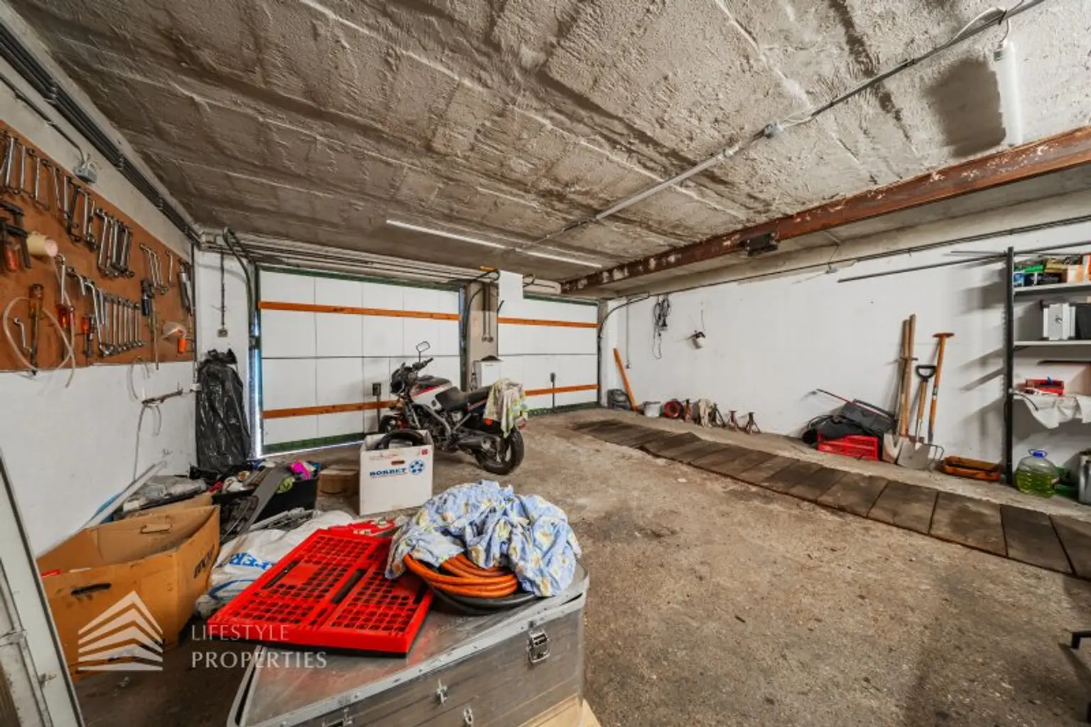 Großzügiges Familienrefugium in absoluter Ruhelage – charmantes Wohnhaus auf 1.000 m² Traumgrundstück in 1220 Wien