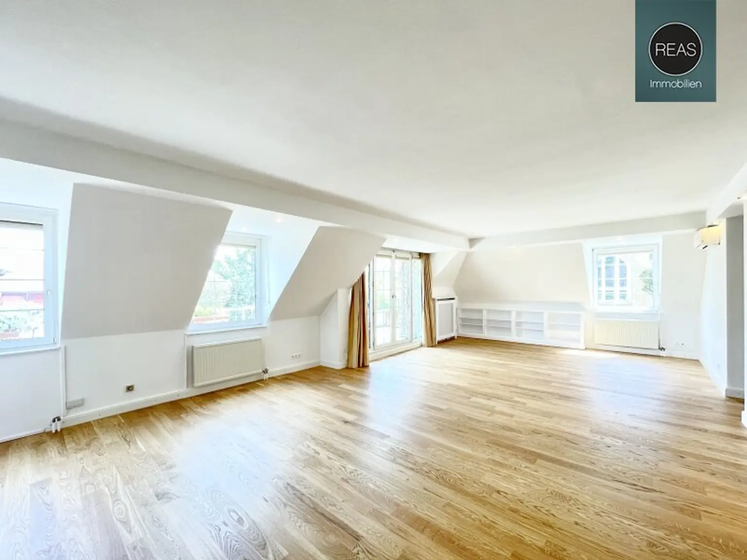 Döblinger Cottage ! Klimatisiertes Luxus - Dachgeschoss - Apartment mit 2 Terrassen! Garage verfügbar!