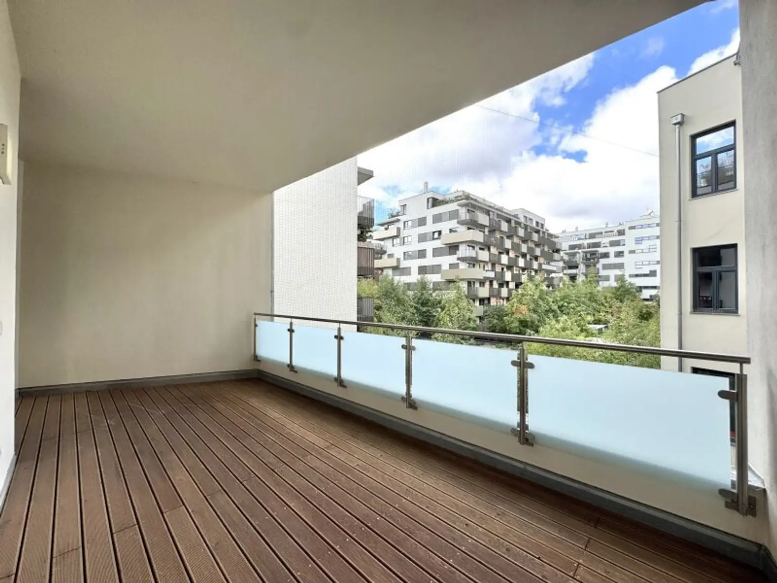 Sanierter Altbautraum mit großzügiger hofseitiger Loggia  -  Stilaltbau am Rennweg - S-Bahn St. Marx ums Eck