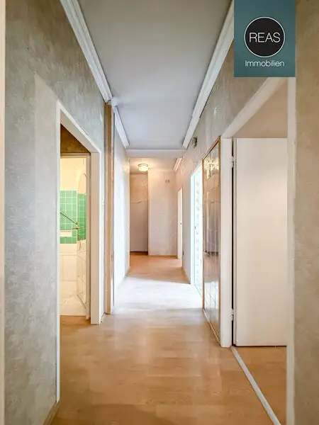 Wohnungspaket in Top-Innenstadtlage! 2 nebeneinander liegende Wohnungen mit 2 Loggien, neuen Fenstern und unverbautem Traumblick!
