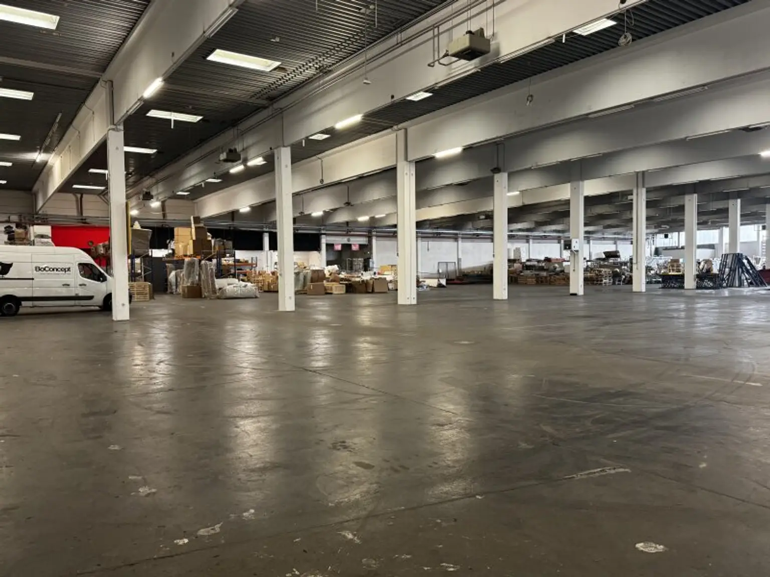 Moderne Halle mit 7 m Höhe und LKW-Zufahrt – ca. 4.445 m² im 21. Bezirk. Flexibel Nutzbar