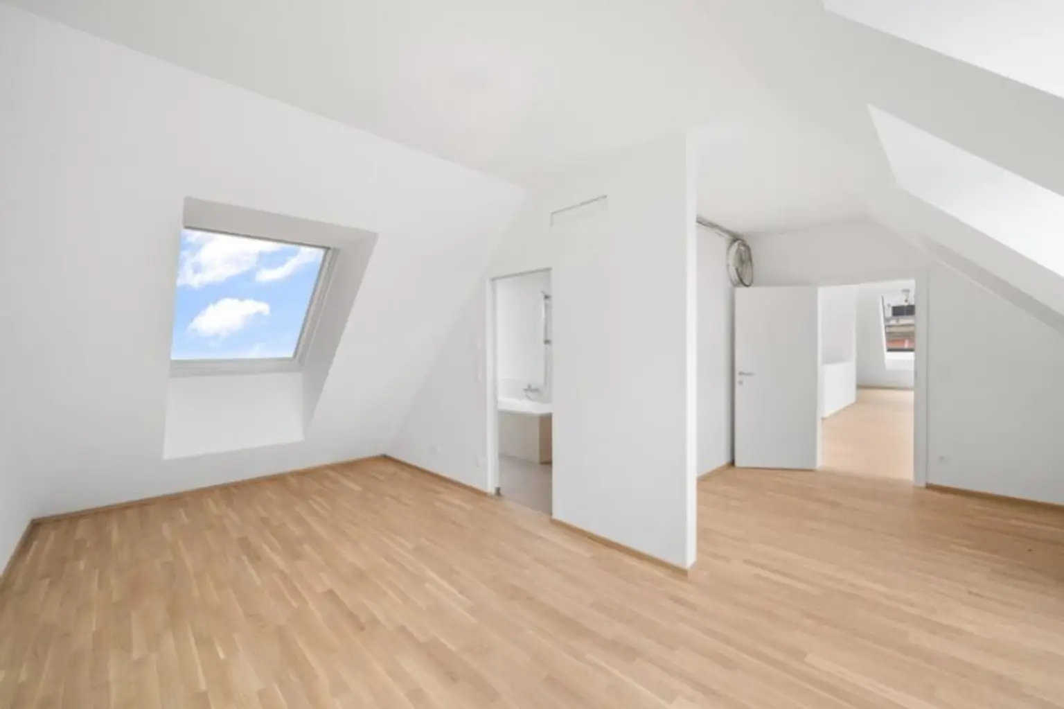 ERSTBEZUG ! Exklusives 148 m² Dachwohnung mit 3 Terrassen in generalsaniertem Gebäude (Top 21)