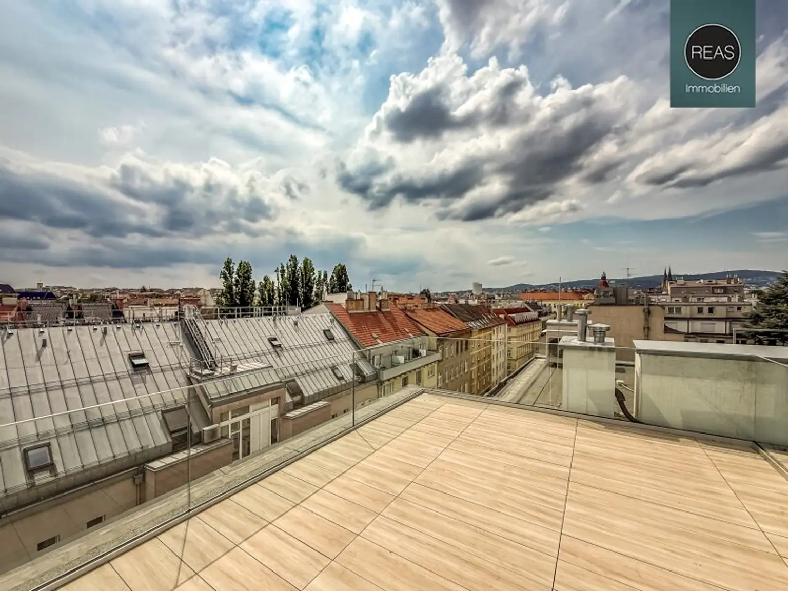 Erstbezug: Atemberaubendes Dachgeschoss - Apartment (klimatisiert) mit 3 Terrassen und hochwertiger Ausstattung im trendigen Ottakring!