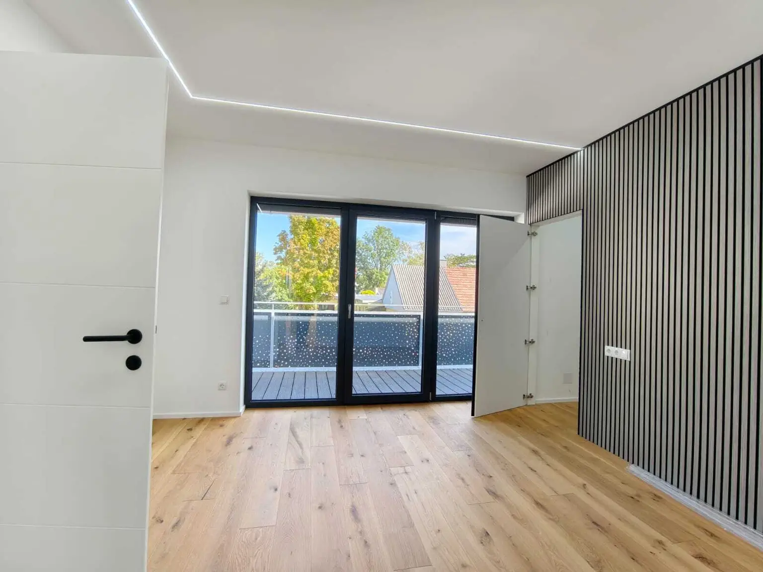 Zwei edle Doppelhaushälften zu vermieten: mit Poolhalle oder mit Sauna + Fitnessraum!