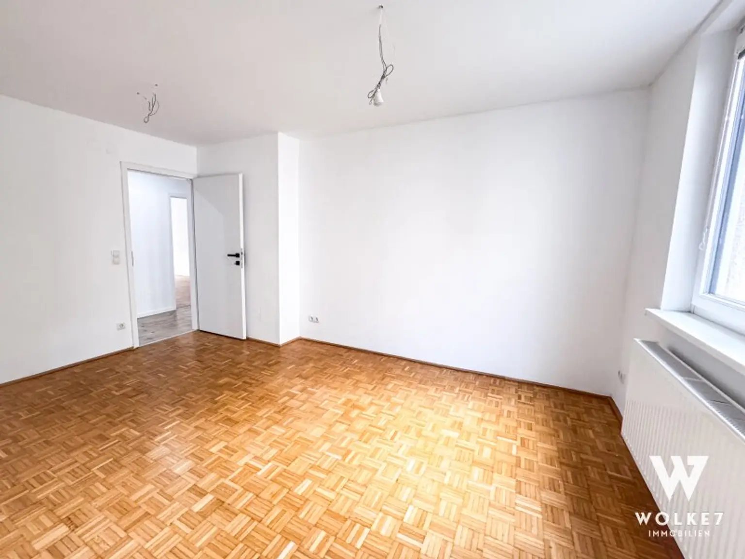 Erstbezug nach Renovierung! 3 Zimmer Wohnung mit Balkon und Lift