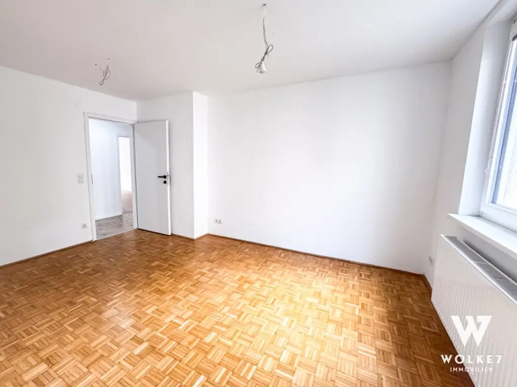 Erstbezug nach Renovierung! 3 Zimmer Wohnung mit Balkon und Lift