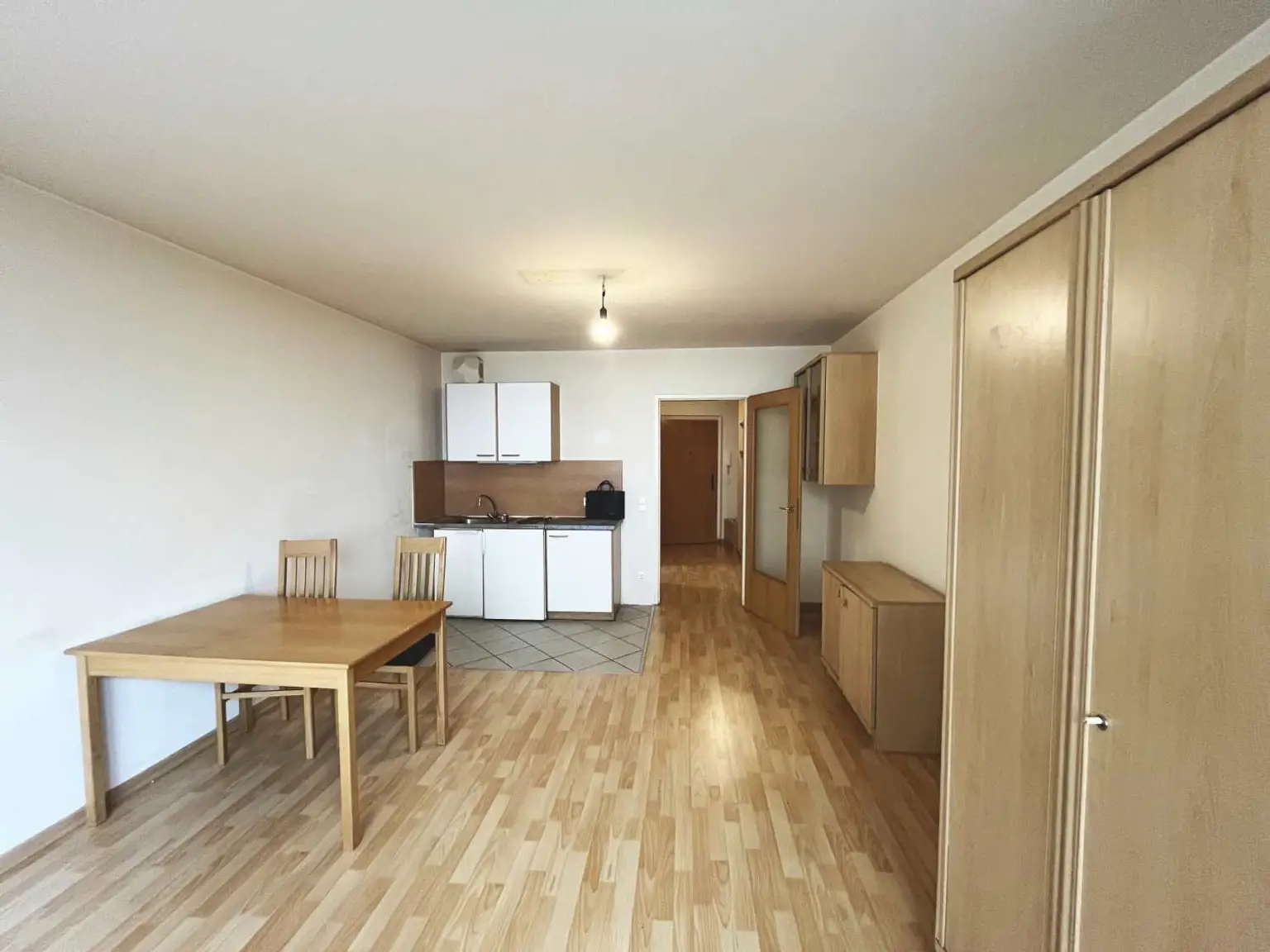 Gemütliche Einraumwohnung, direkt bei U3 Schlachthausgasse!