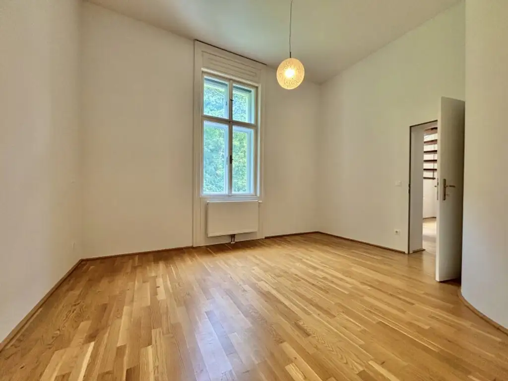 Historische charmante Altbau-Villa mit 3 DG-Einheiten inkl. Dachterrassen I 2012 Generalsanierung inkl. Lift I Grünlage