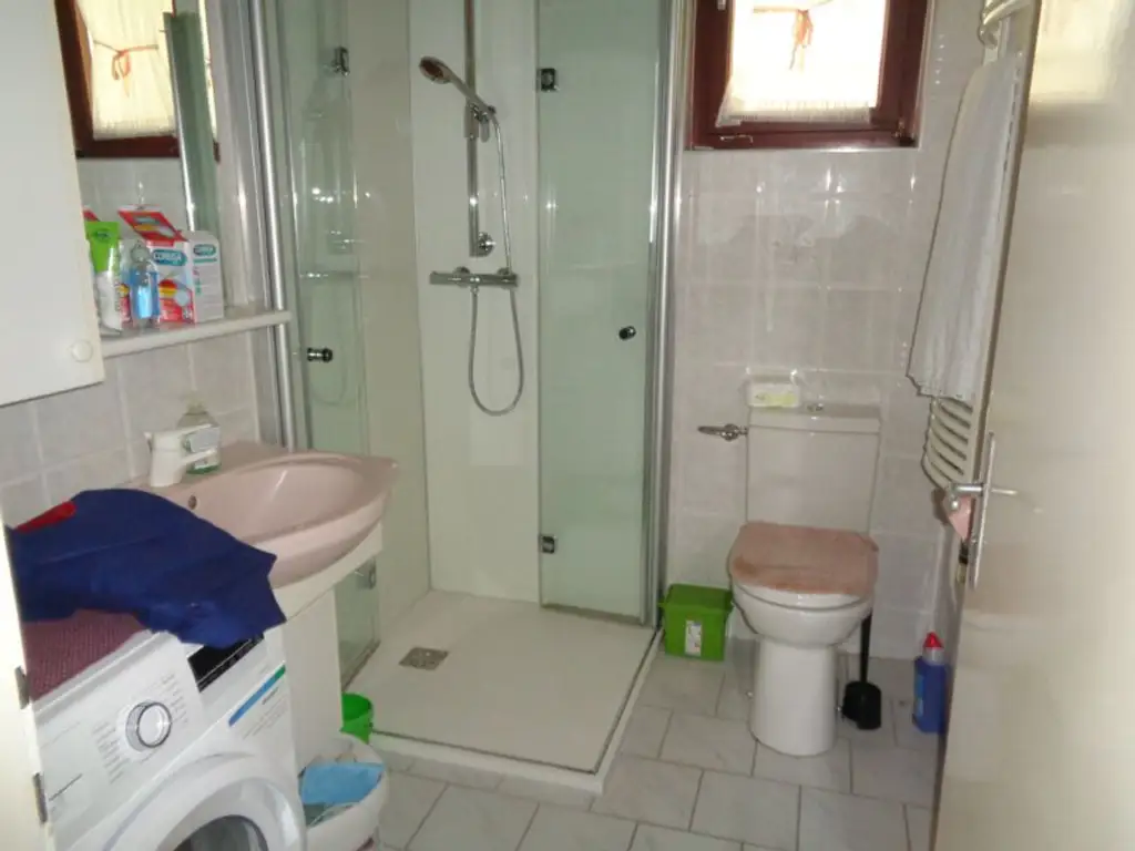 Zistersdorf/ A5 -Nähe: Wohnhaus mit Garten und Garage in absoluter Ruhelage