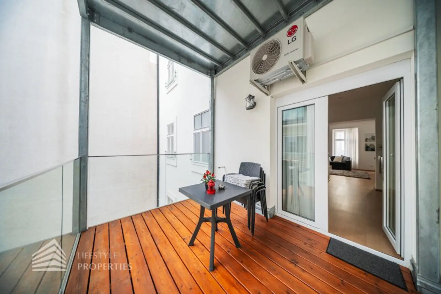 Exklusive 3-Zimmer-Eigentumswohnung mit Terrasse in ruhiger, zentraler Lage in Wien