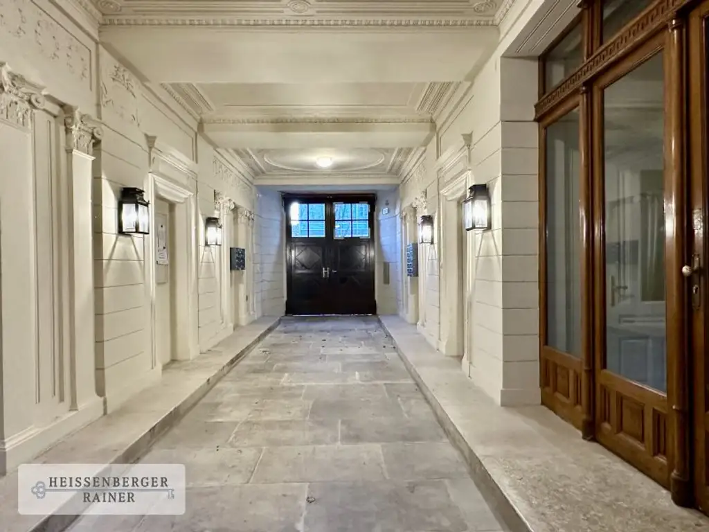 HOCHWERTIG, GROSSZÜGIG, SONNIG /// herrliche Dachterrassenwohnung /// Jacquingasse