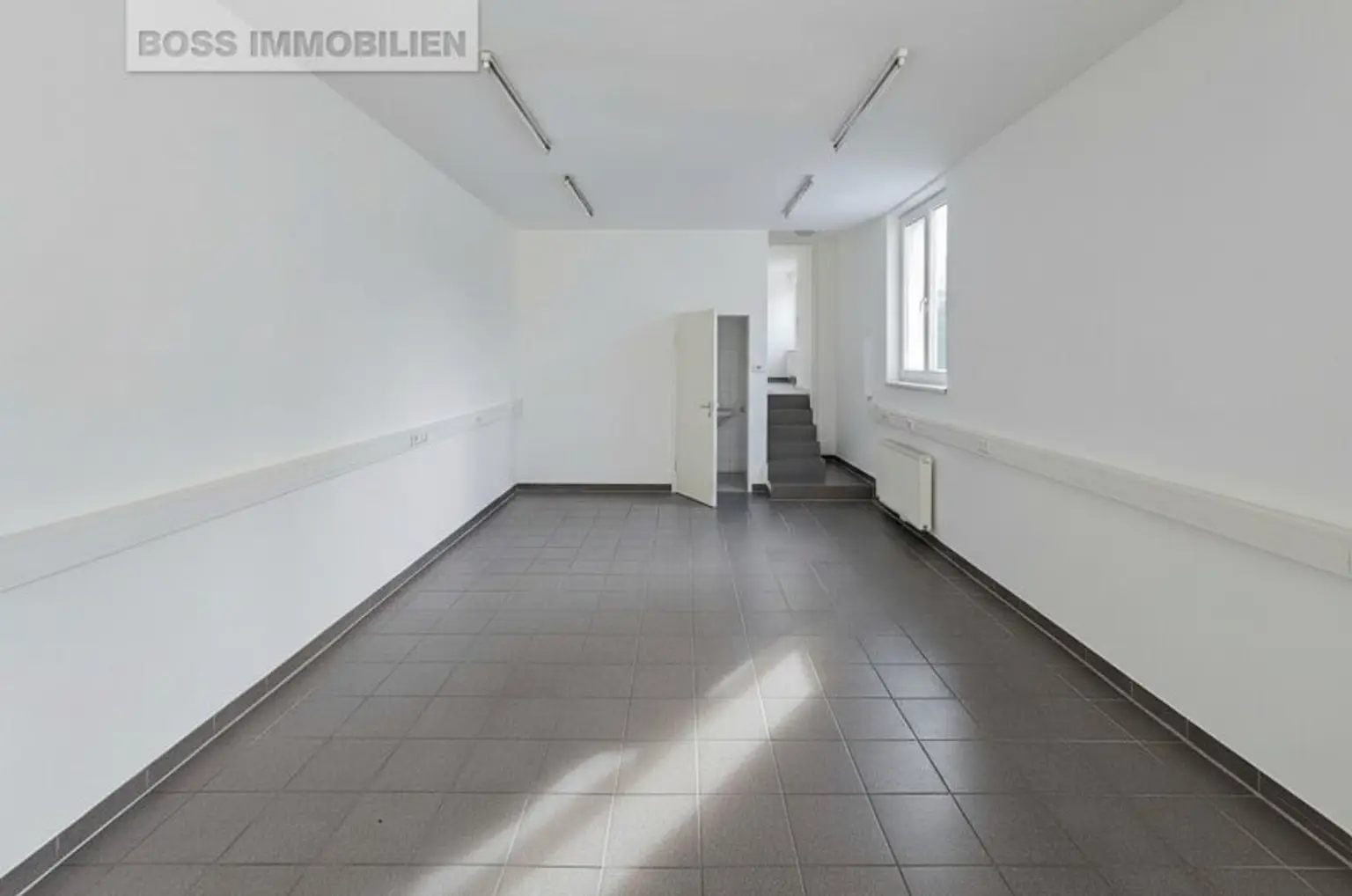 11 Geschäftsfläche