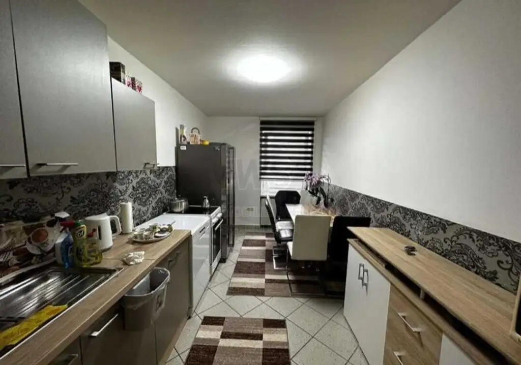 Attraktives Zinshaus in Wels: Modernisiert, 256m², Garten, Garage & 7 Stellplätze!