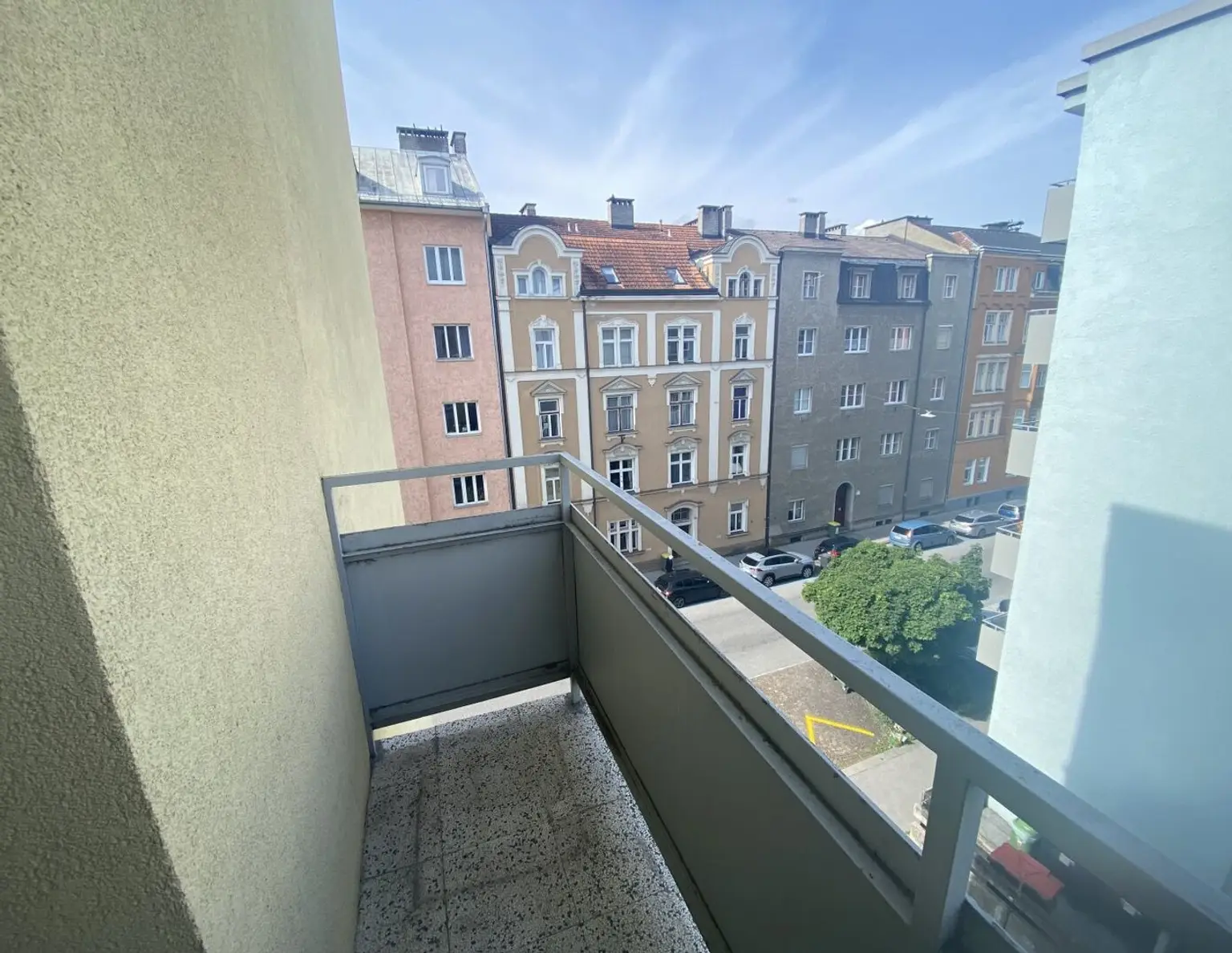 Gering renovierungsbedürftige Wohnung mit Balkon und Loggia in guter Lage Innsbruck - Ihr neues Zuhause!