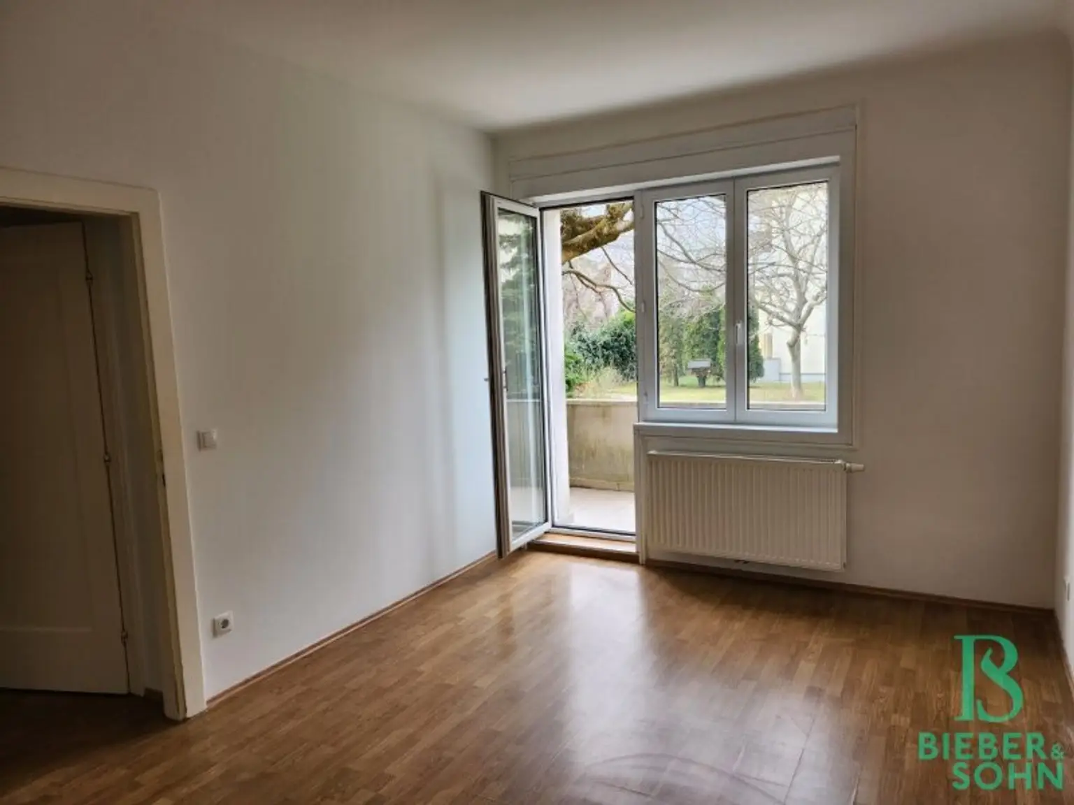 Zimmer - Terrasse - Vorraum